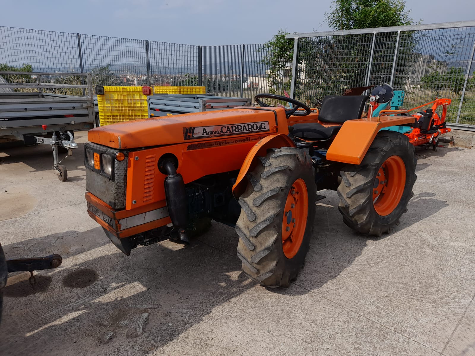 TRATTORE 28 CV